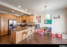 1166 W 1550 N - Photo 3 of 19