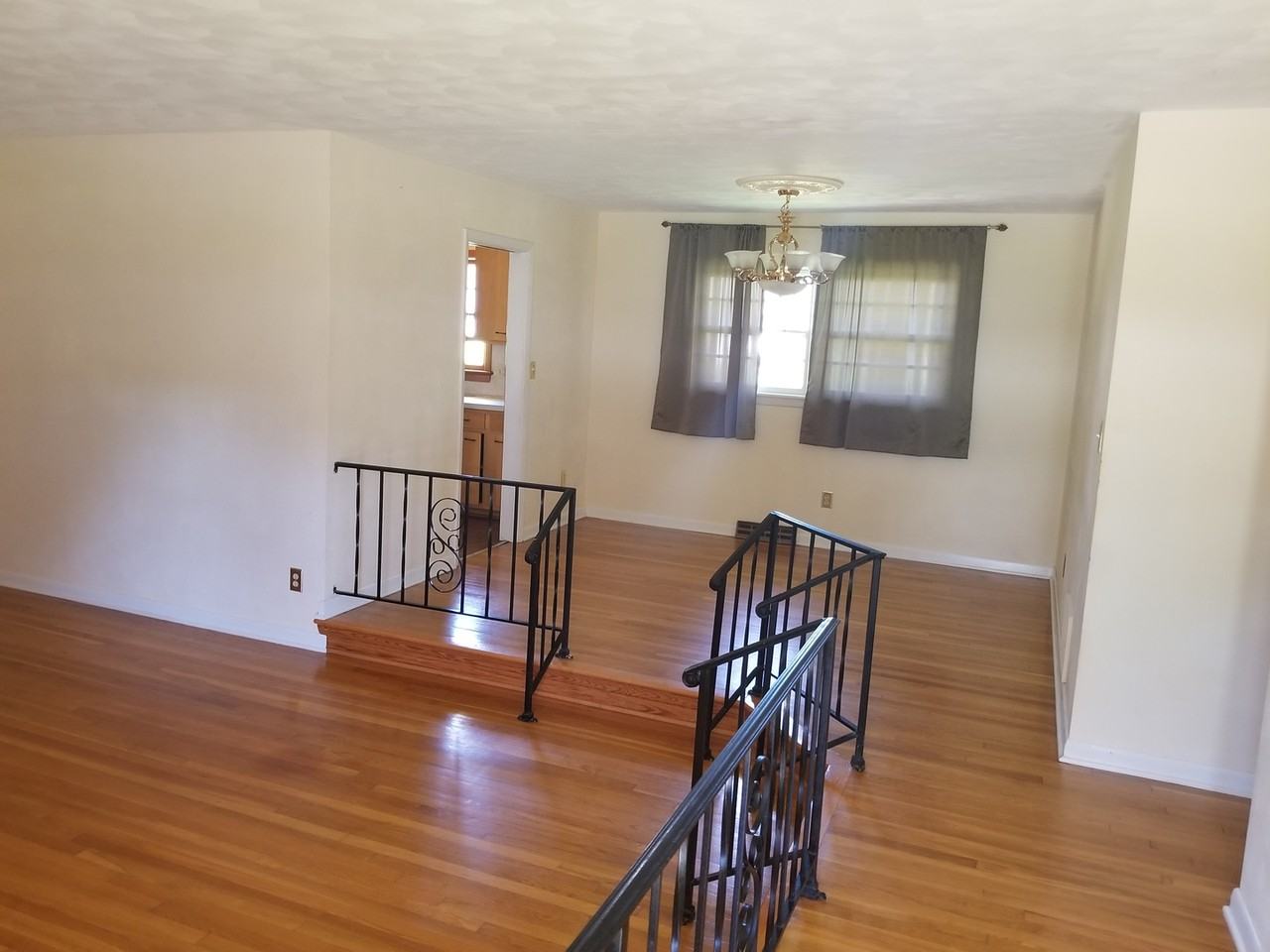2538 College Blvd - Photo 2 of 17