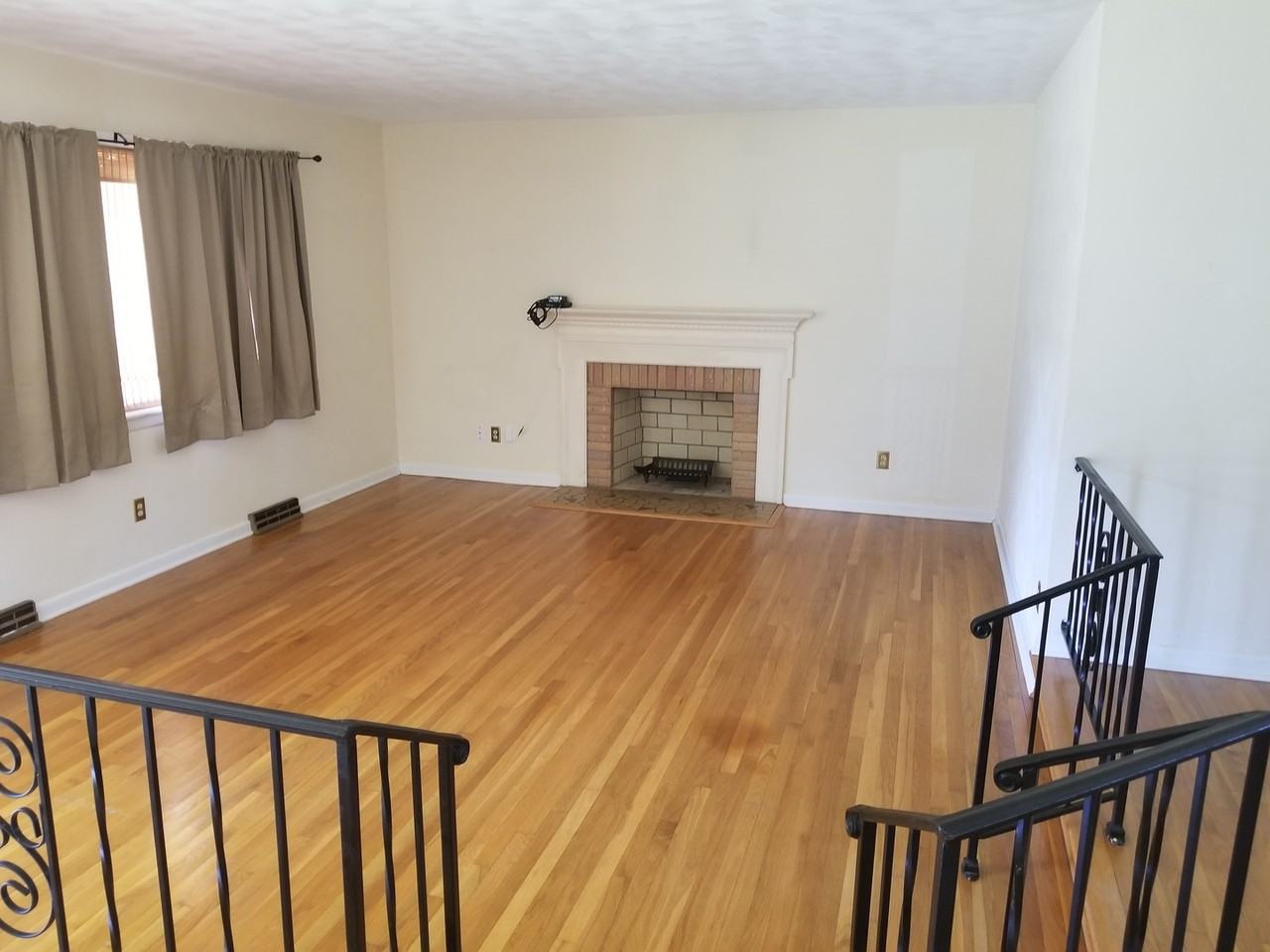 2538 College Blvd - Photo 3 of 17