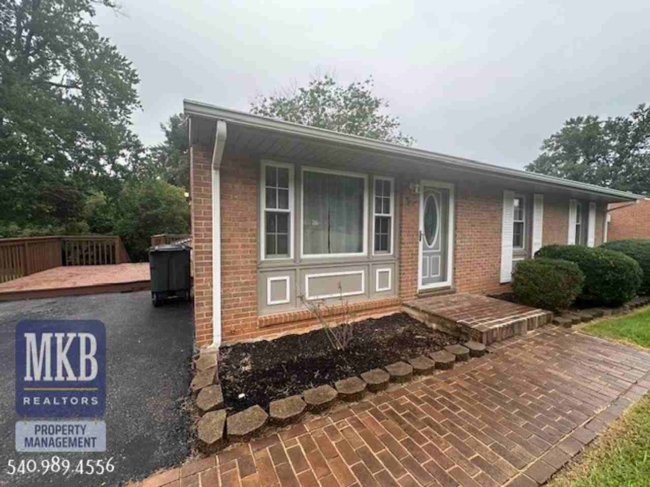 745 Kenyon Rd - Photo 2 of 24