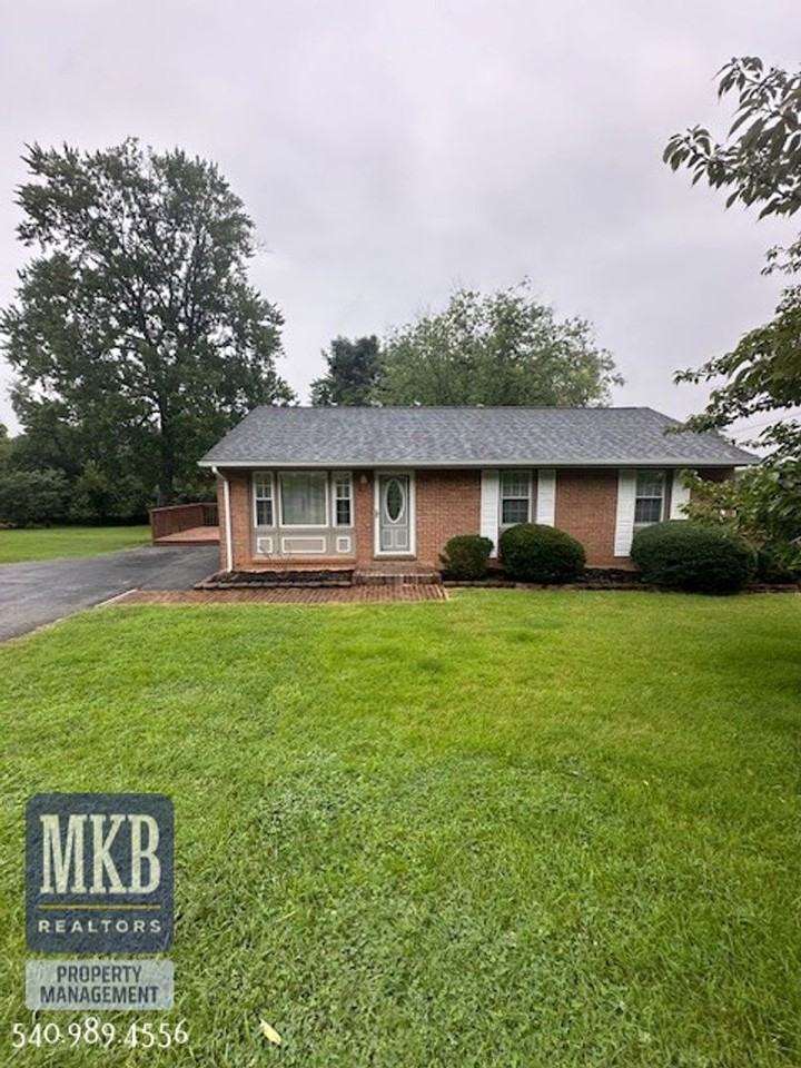 745 Kenyon Rd - Photo 3 of 24