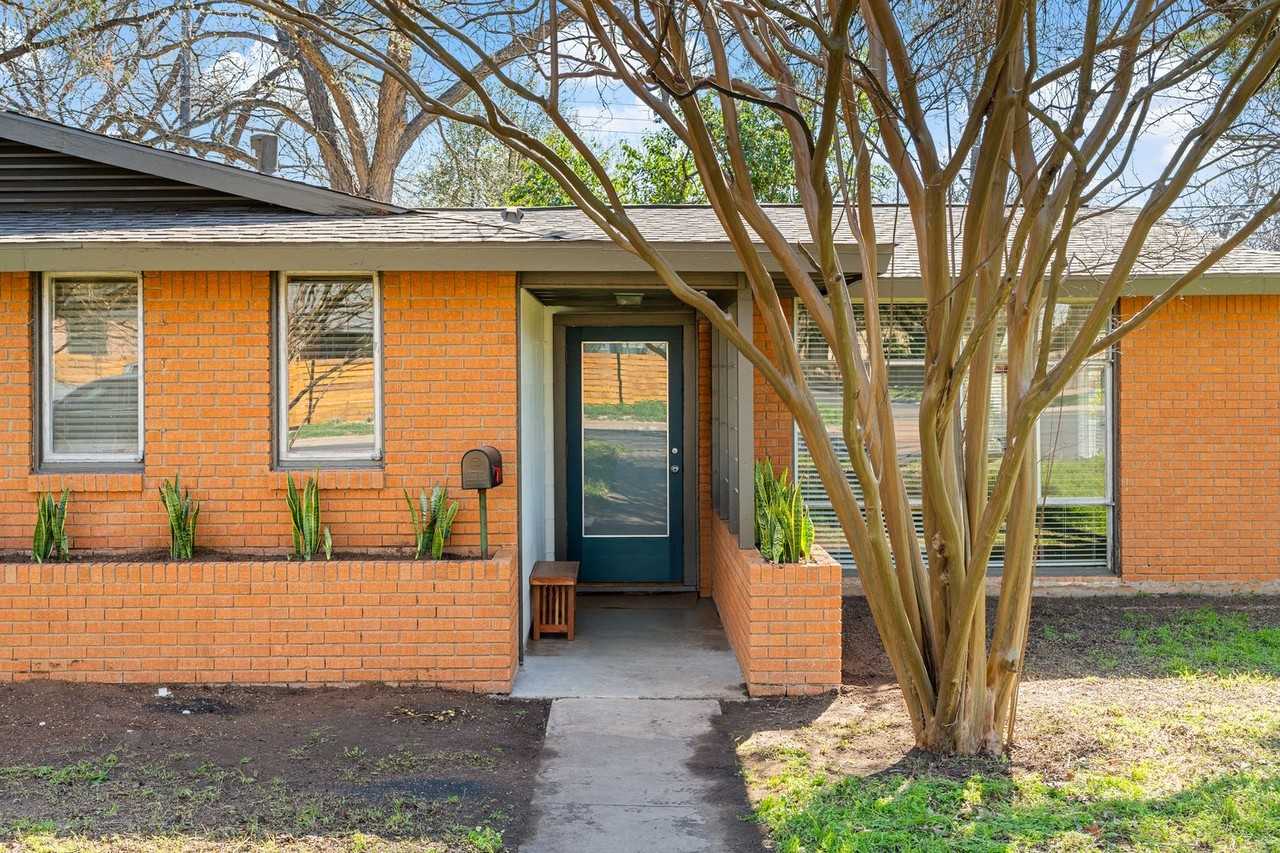 1501 Westmoor Dr - Photo 3 of 50