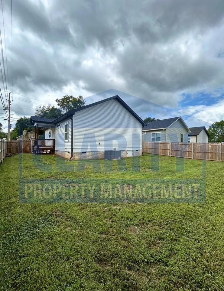 1513 Huff Ave Sw - Photo 5 of 26
