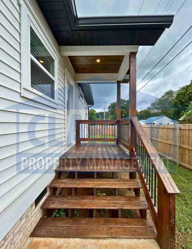 1513 Huff Ave Sw - Photo 6 of 26