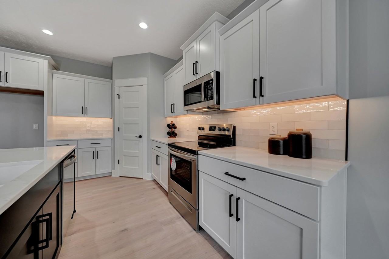 8740 Mohave Dr - Photo 3 of 21