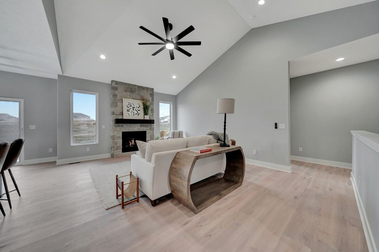 8740 Mohave Dr - Photo 6 of 21