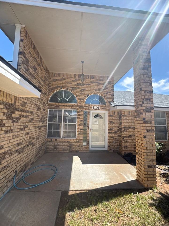 1101 Rosewood Drive - Photo 2 of 16