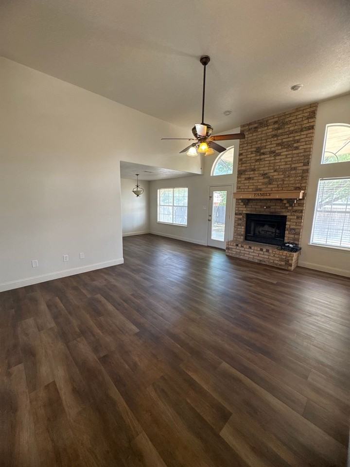 1101 Rosewood Drive - Photo 4 of 16