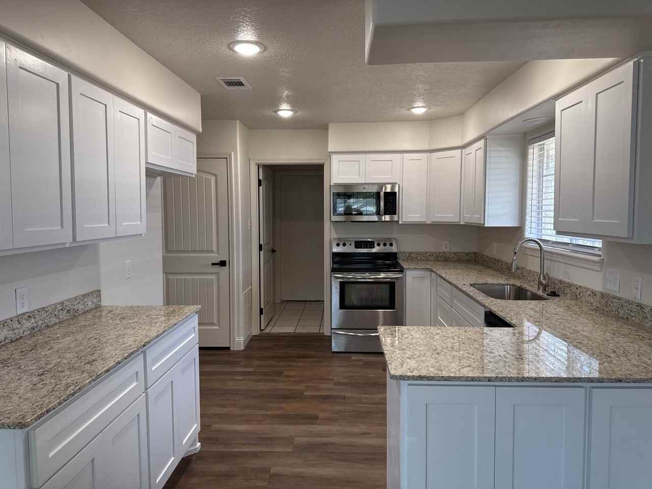 1101 Rosewood Drive - Photo 6 of 16