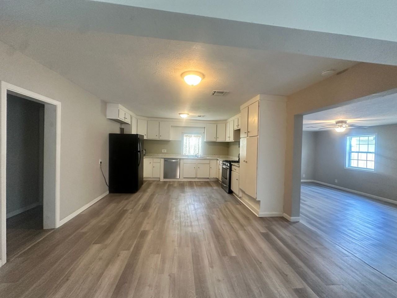 604 Block St - Photo 2 of 27