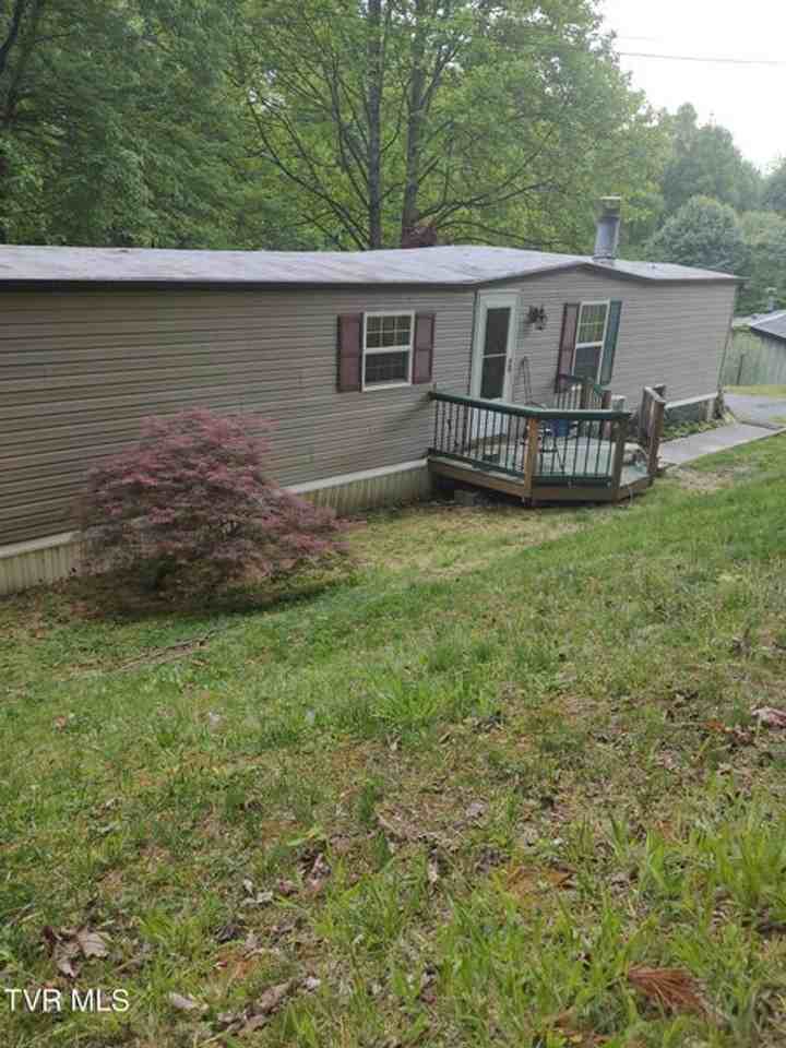 132 Elizabeth Ann Dr - Photo 2 of 39