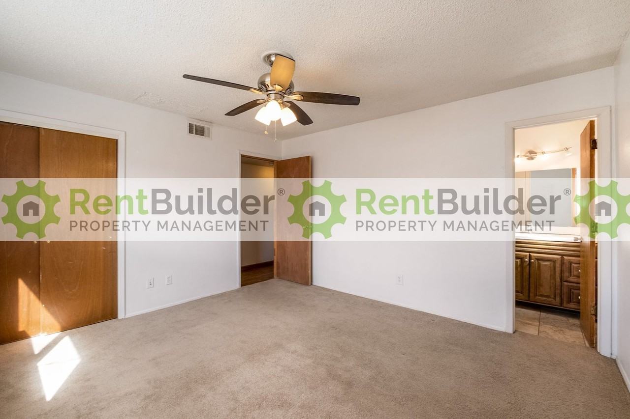 14104 Turner Pl Ne - Photo 2 of 29