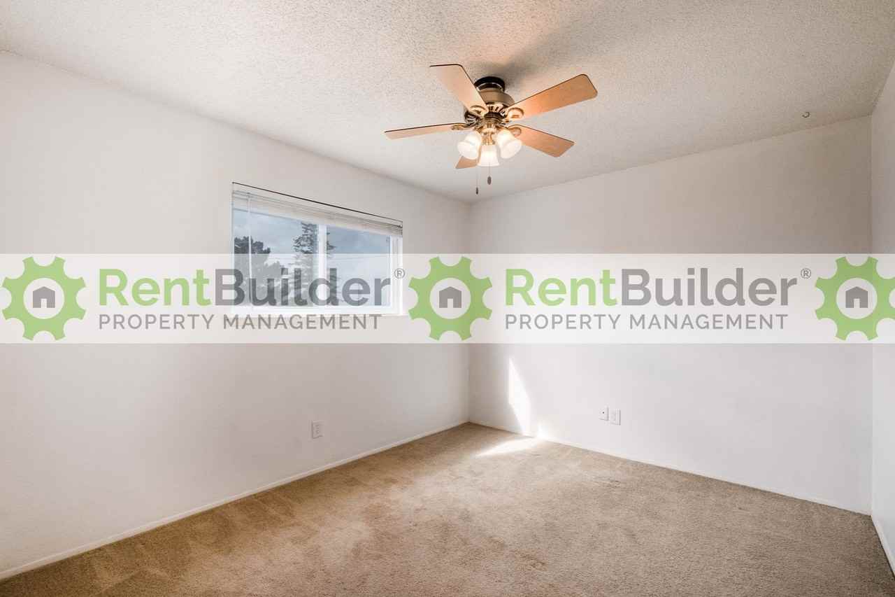14104 Turner Pl Ne - Photo 4 of 31