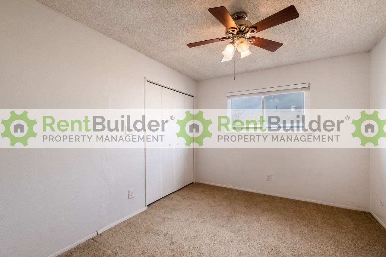 14104 Turner Pl Ne - Photo 6 of 31