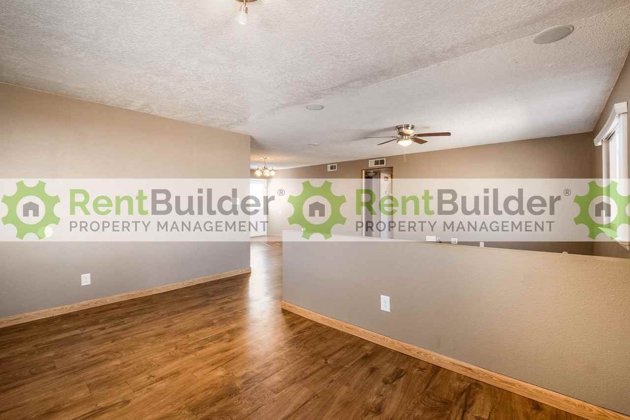 14104 Turner Pl Ne - Photo 5 of 31