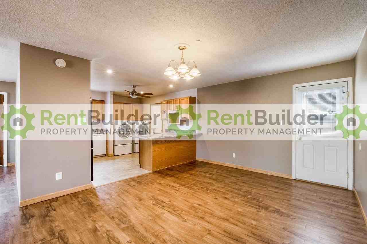 14104 Turner Pl Ne - Photo 6 of 31