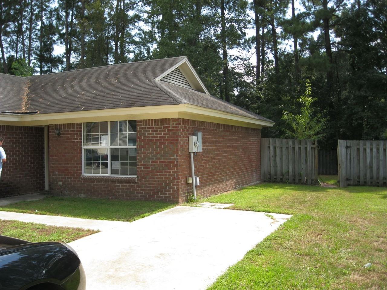 133 Bordeaux Ln - Photo 2 of 18