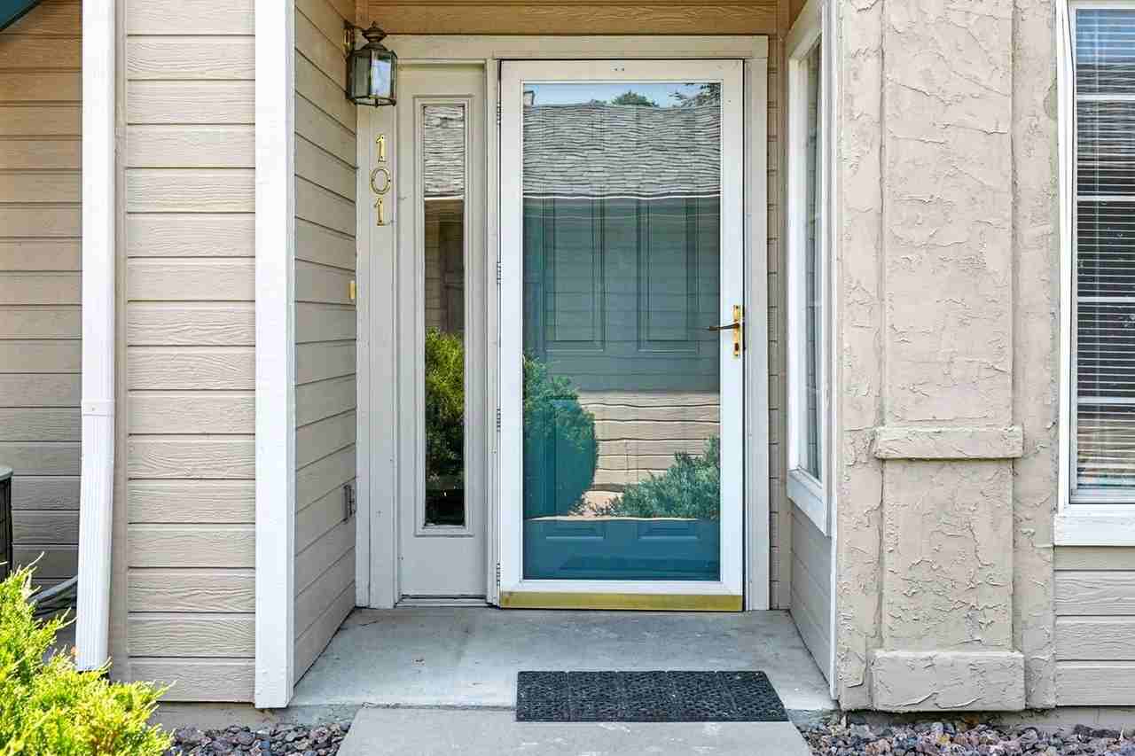 1110 Opal St - Photo 6 of 39