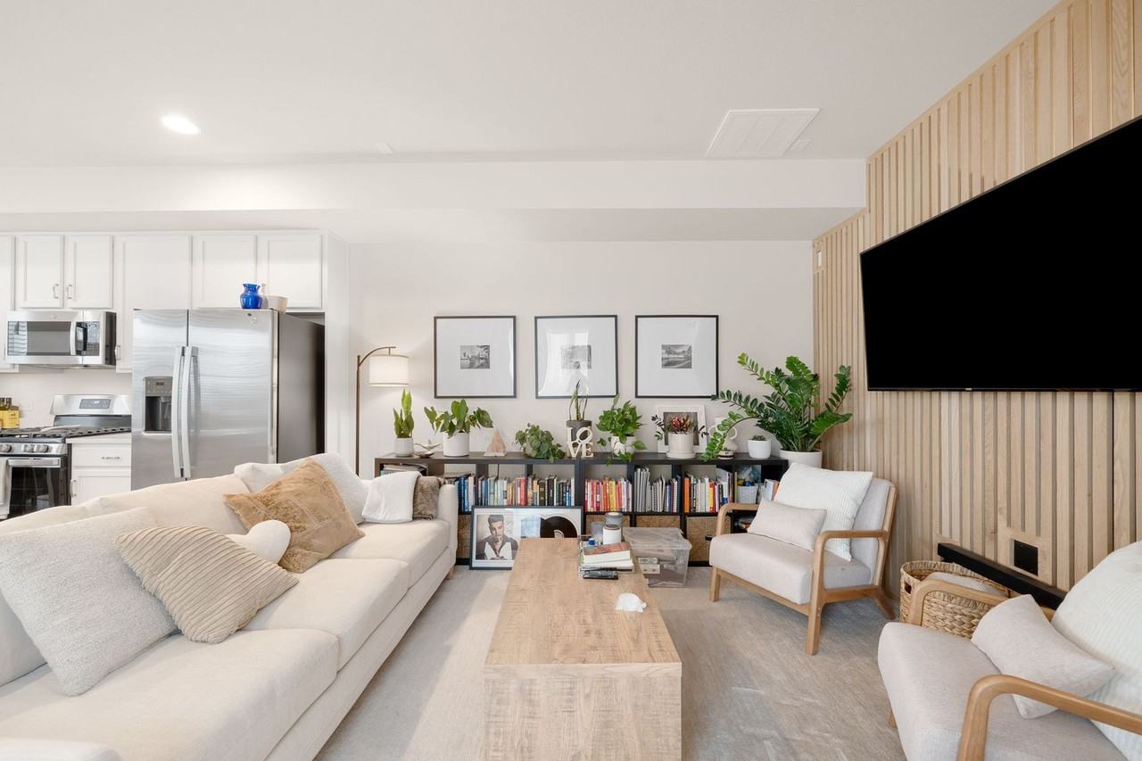 4135 Fultondale St - Photo 3 of 29