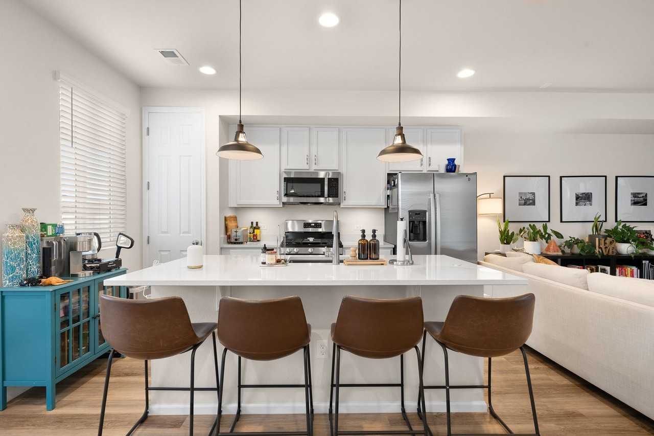 4135 Fultondale St - Photo 5 of 29