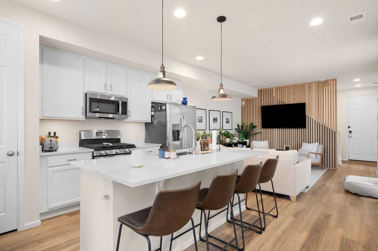 4135 Fultondale St - Photo 6 of 29