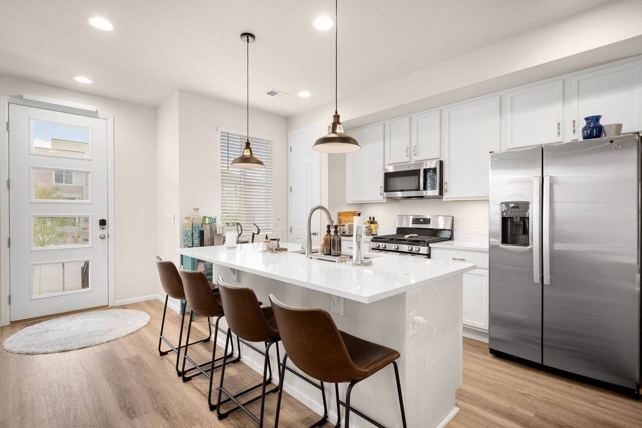 4135 Fultondale St - Photo 7 of 29