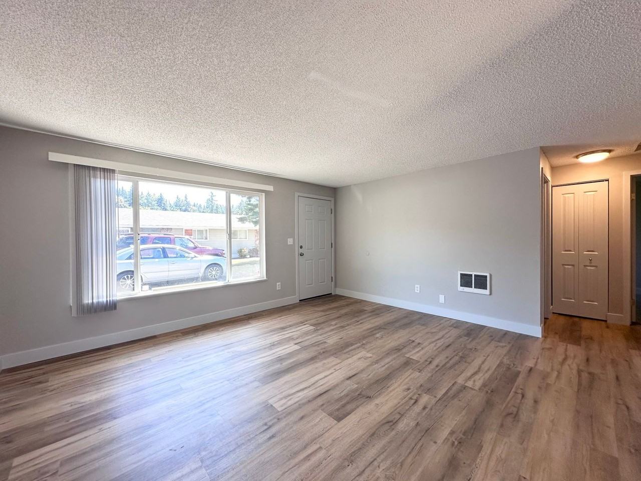 1331 Ne 238th Dr - Photo 2 of 32