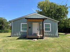 featured image of 924 Gurley Ln