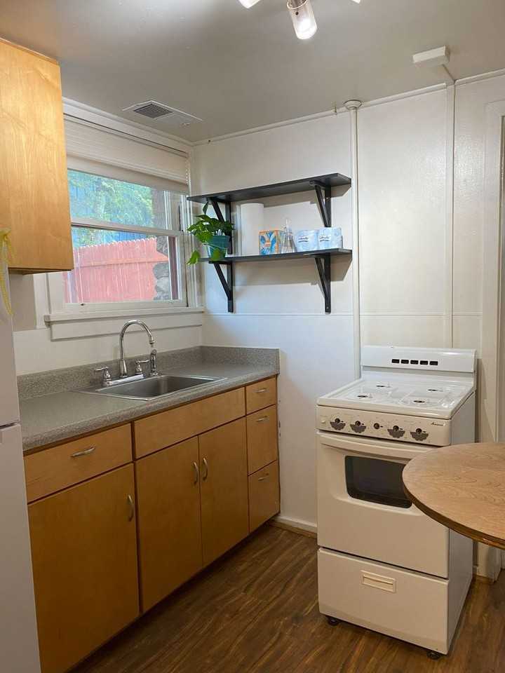 Cottage & Beaver - Photo 4 of 6