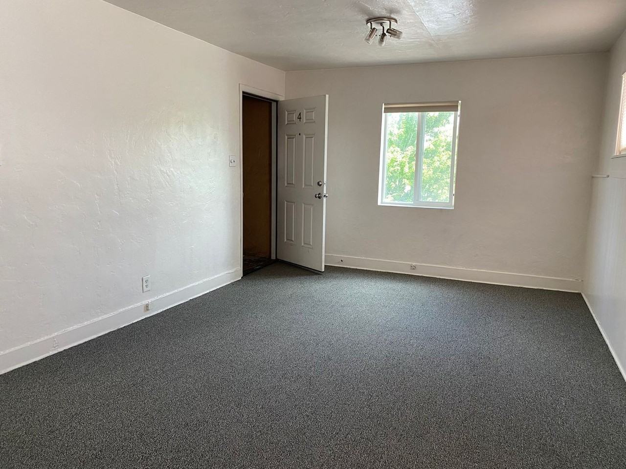 Cottage & Beaver - Photo 2 of 8