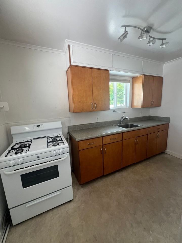 Cottage & Beaver - Photo 5 of 8