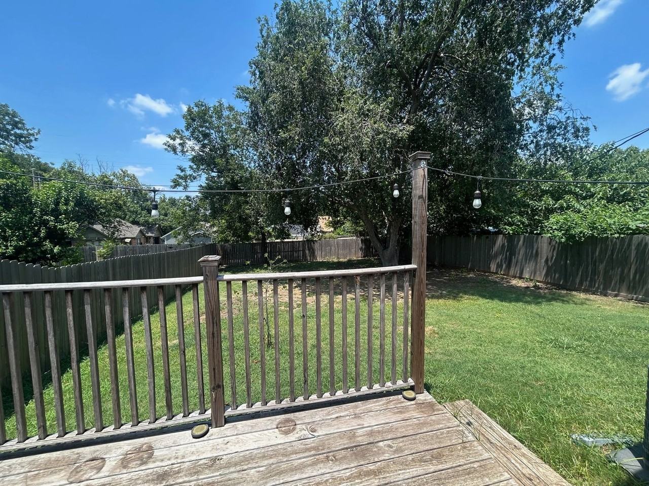 1901 Algonquin St - Photo 2 of 19