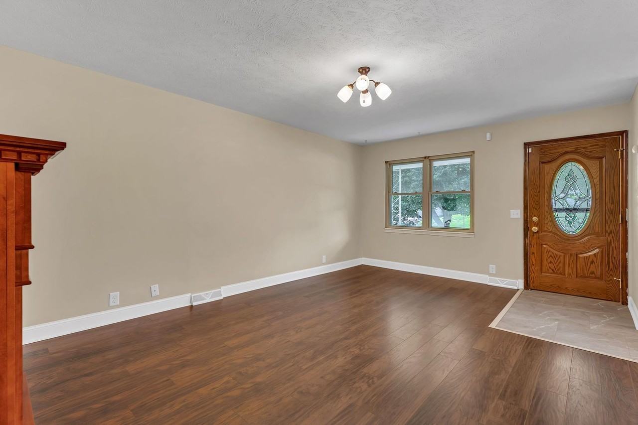 916 Allison Ave - Photo 7 of 29