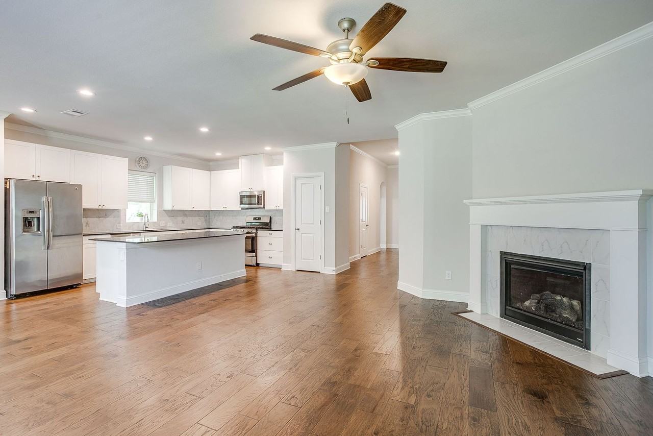 3320 Mission St - Photo 3 of 20