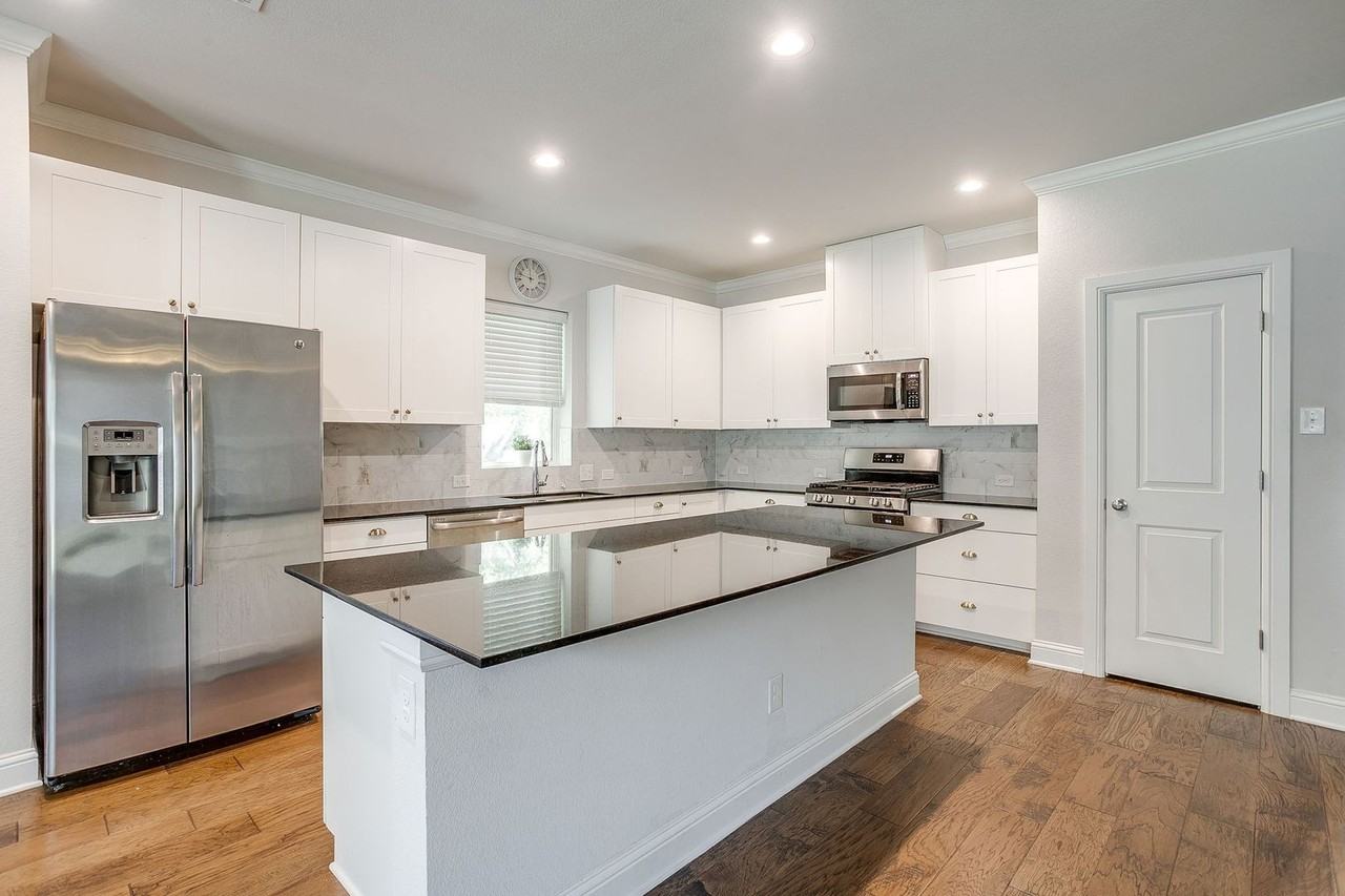 3320 Mission St - Photo 4 of 20