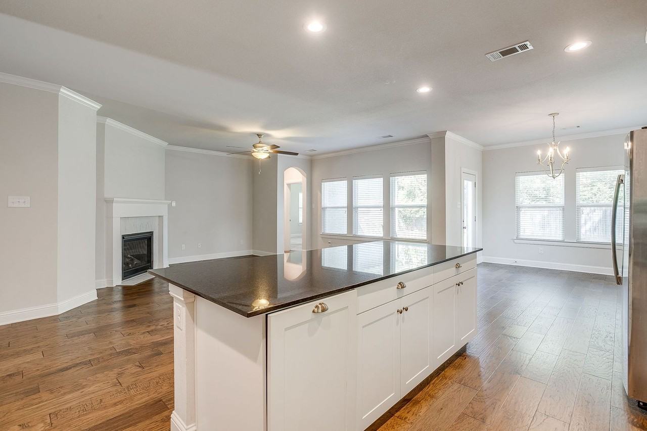 3320 Mission St - Photo 5 of 20