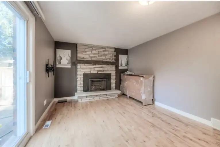 218 Hazelglen Dr - Photo 3 of 11