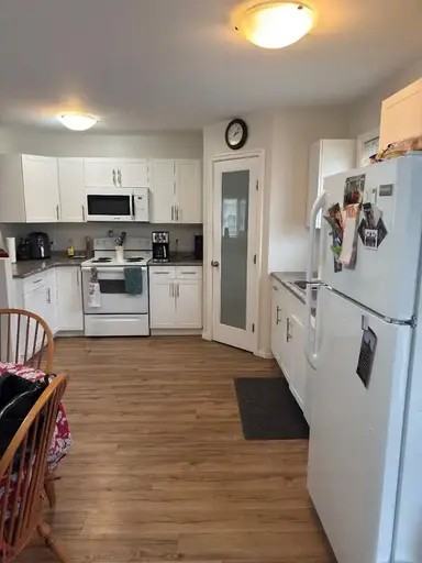 126 Ralph Ave W - Photo 3 of 11