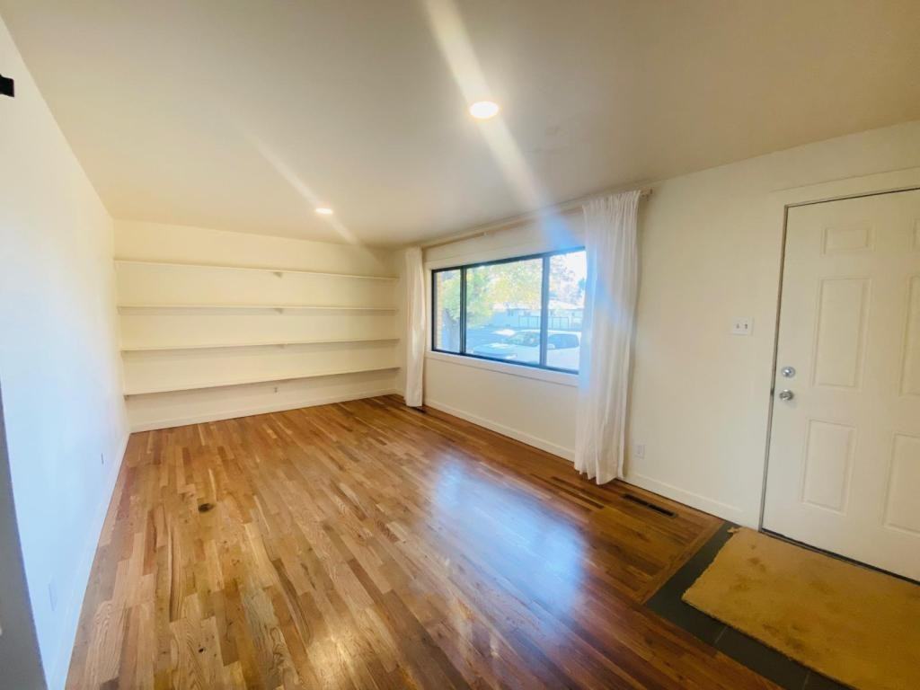 765 E 15th St - Photo 3 of 22