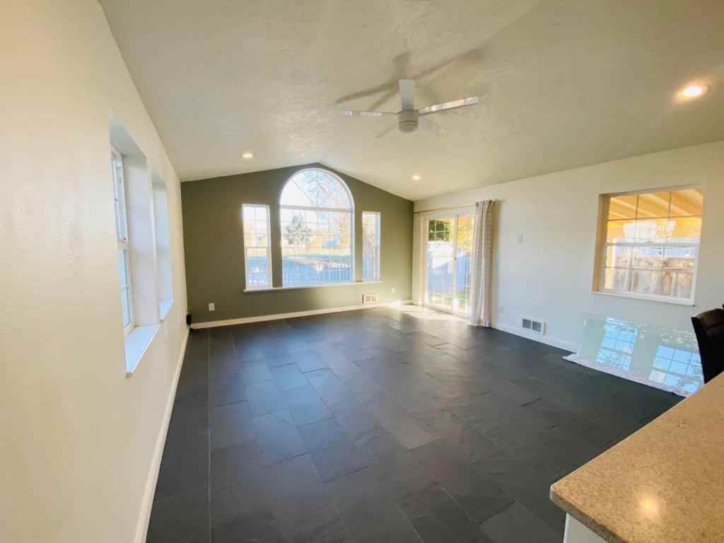 765 E 15th St - Photo 6 of 22