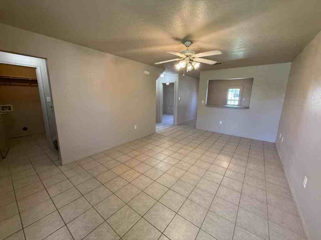 3109 Yaupon Rd #B - Photo 3 of 27