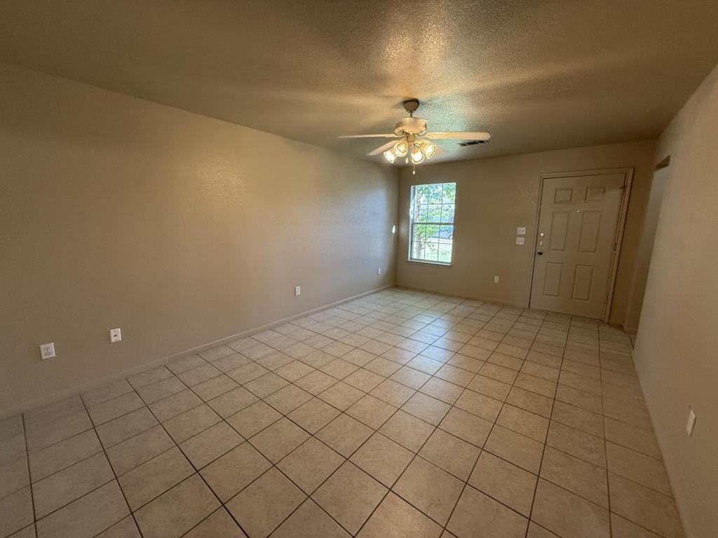 3109 Yaupon Rd #B - Photo 6 of 27