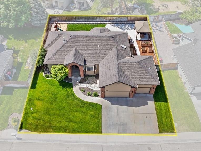 695 W Riodosa Dr - Photo 2 of 49