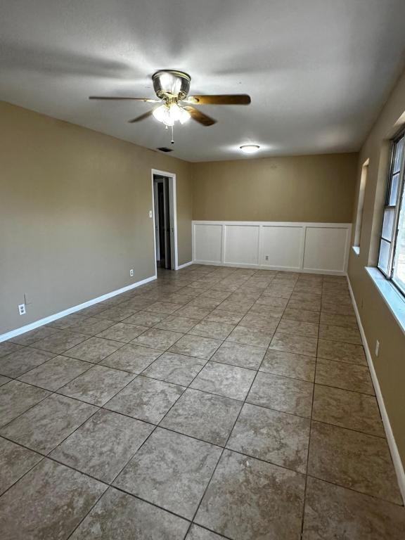 607 Westway Ave - Photo 3 of 14