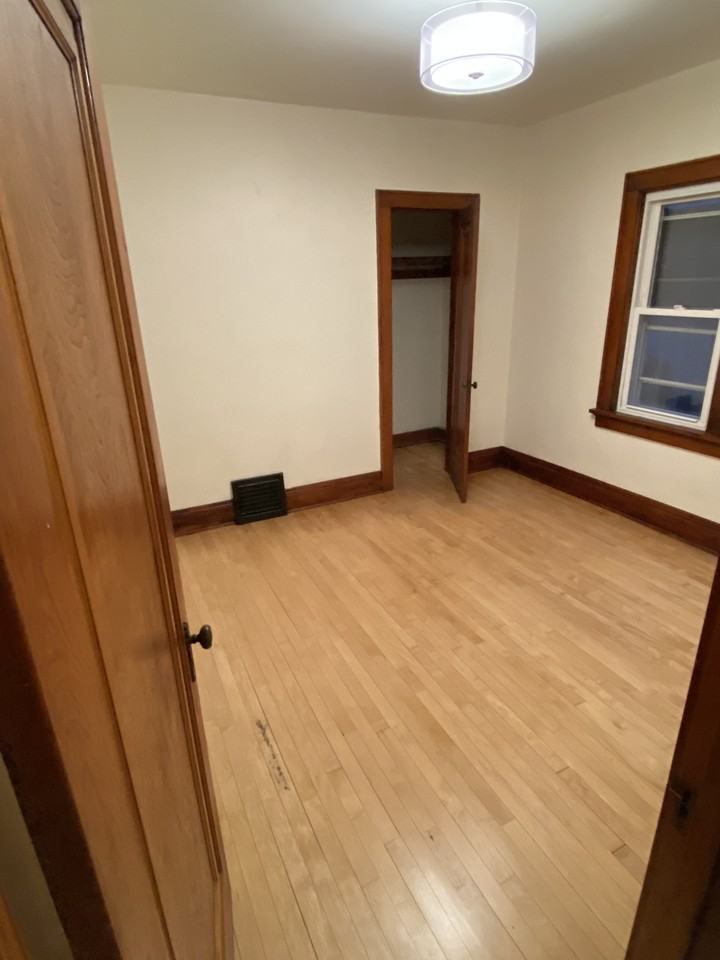 2240 E Vollmer Ave - Photo 2 of 11