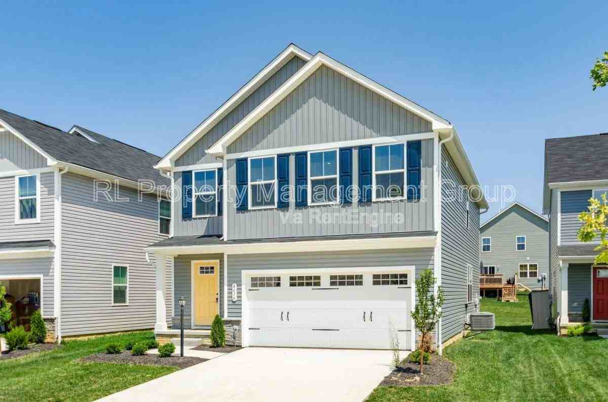 8616 Gable Loop - Photo 3 of 10