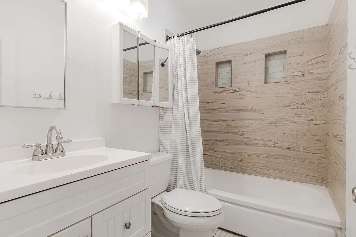 4971 Dassco Ct - Photo 3 of 9