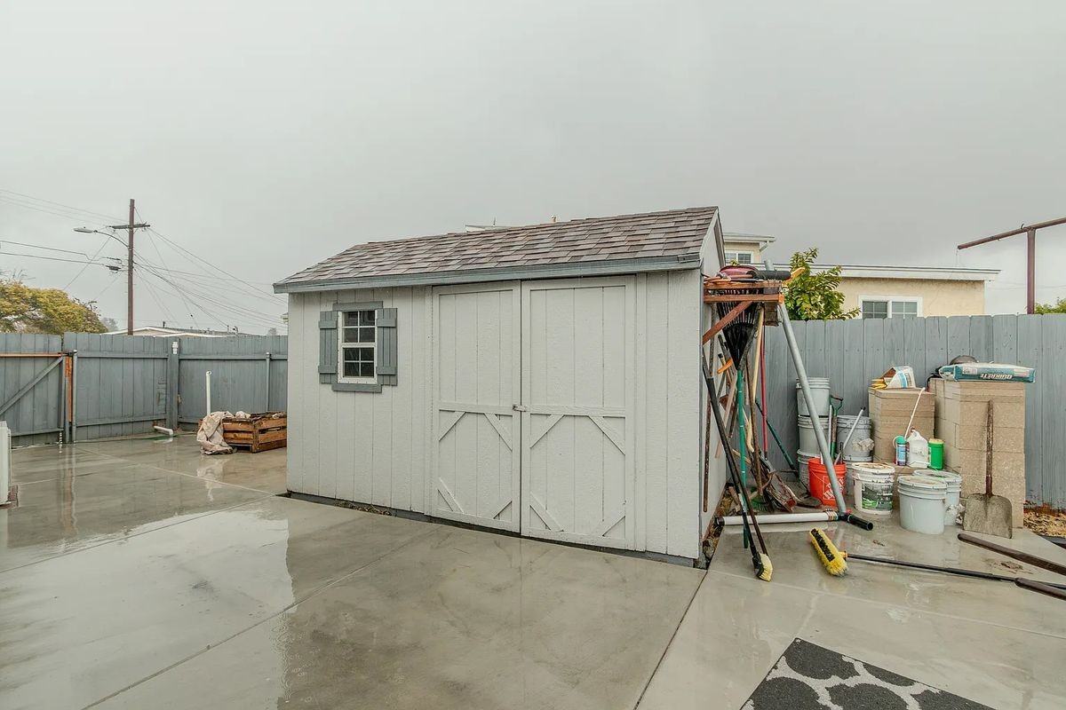 4971 Dassco Ct - Photo 4 of 9