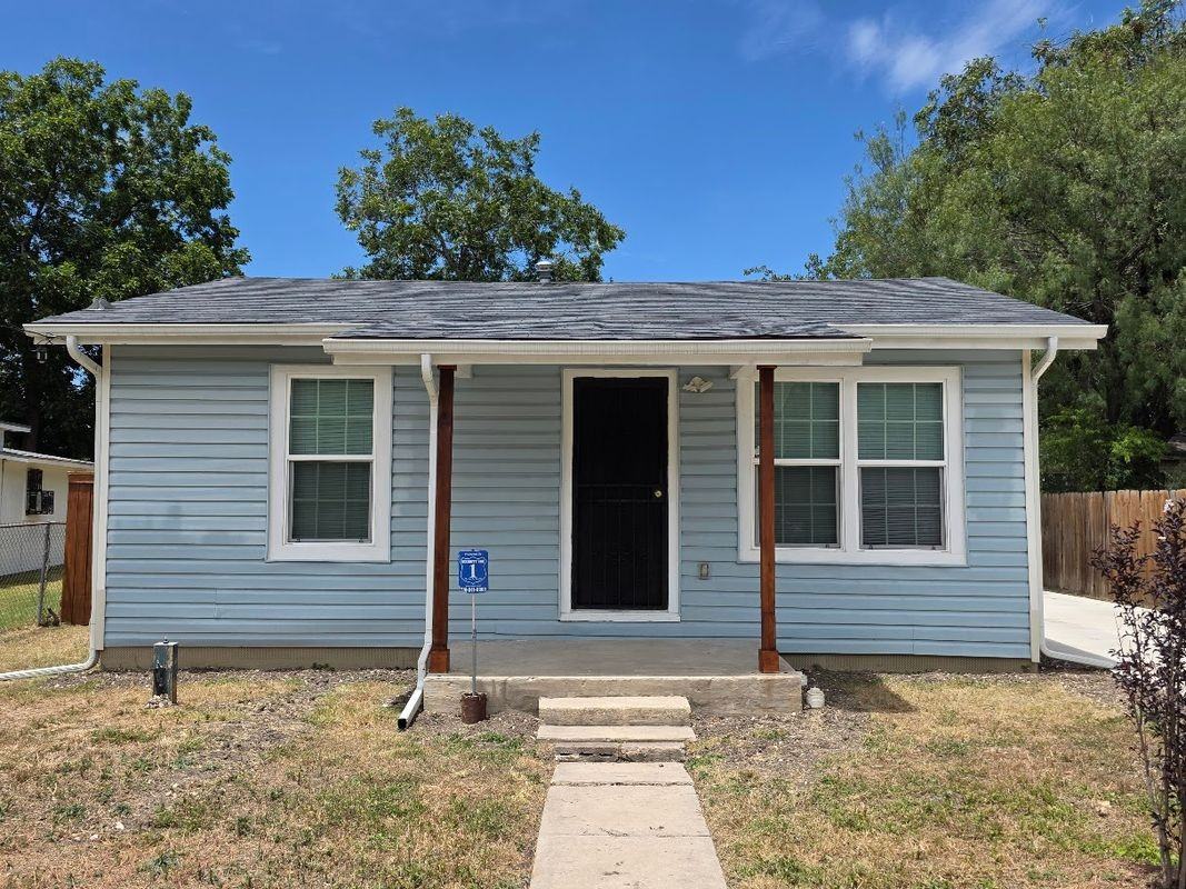 1725 Madrid St - Photo 2 of 17