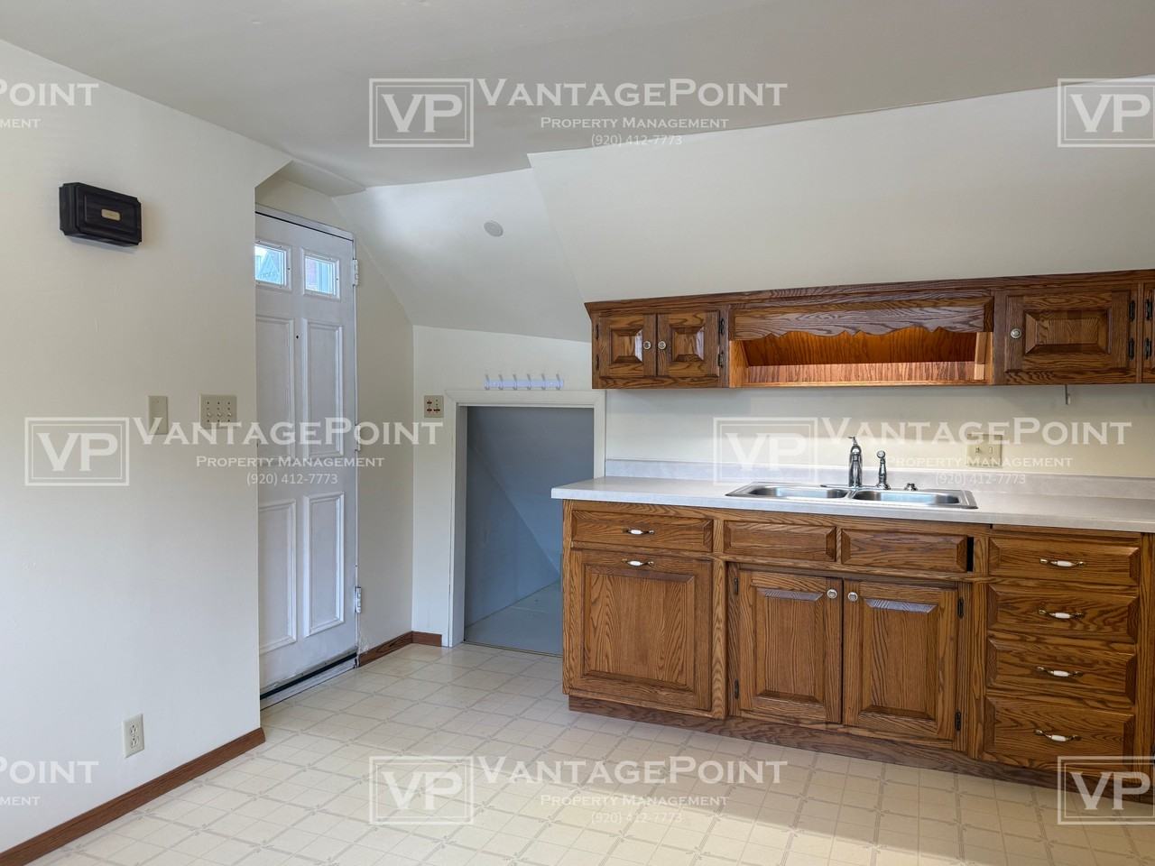 1365 Stuart St - Photo 3 of 16